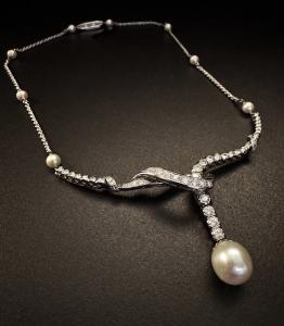 Collana  con  Perla  e  Diamanti  2.5 ct. 